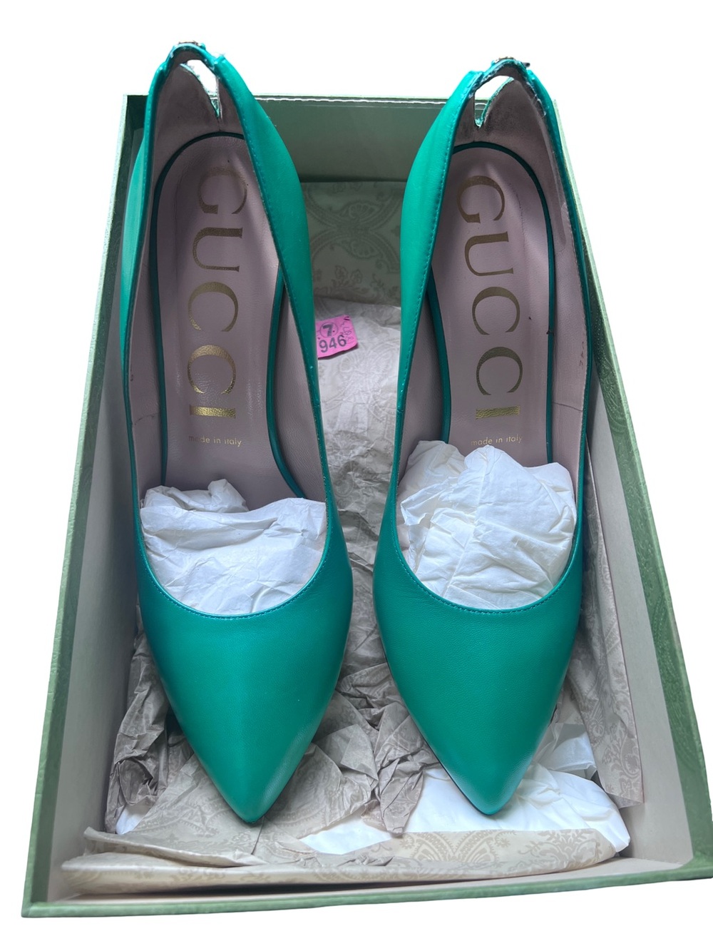 Gucci green leather pointed-toe heels in their original box